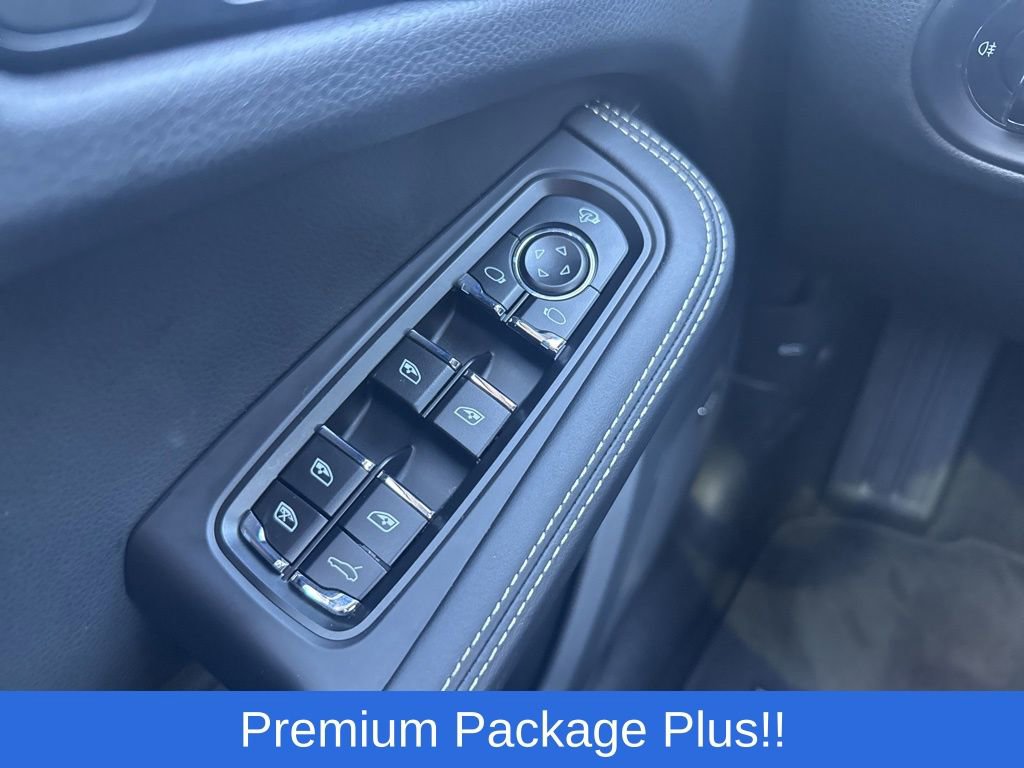 Used 2025 Porsche Macan GTS image 27