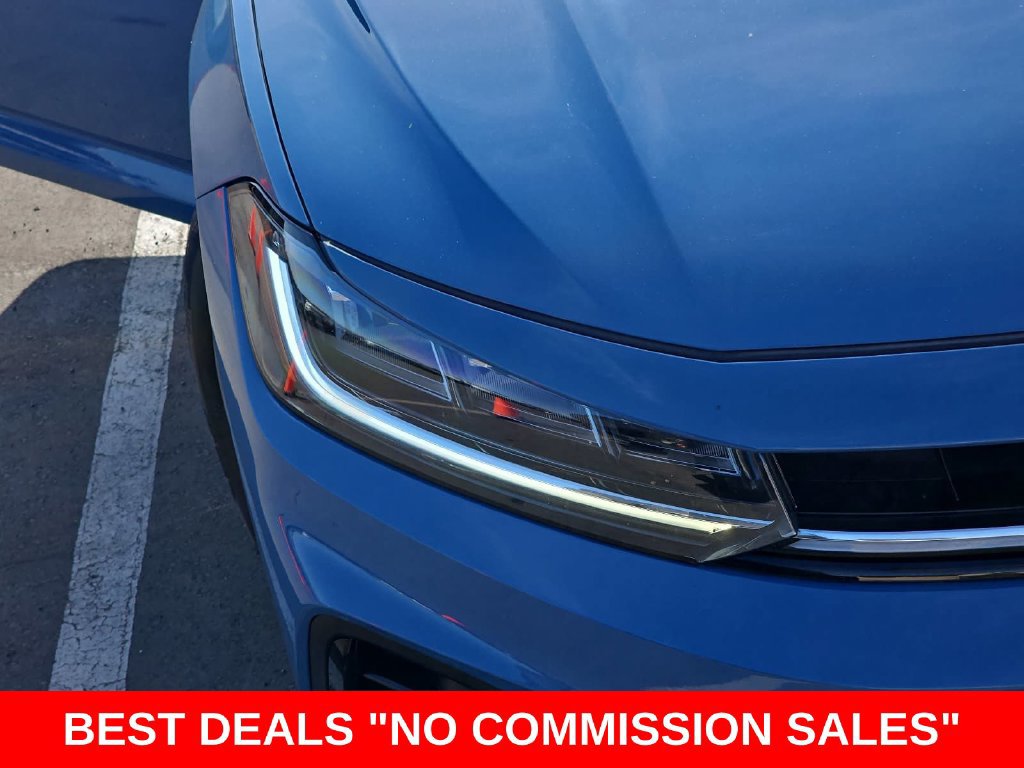 Used 2025 Volkswagen Jetta Sport FWD image 33