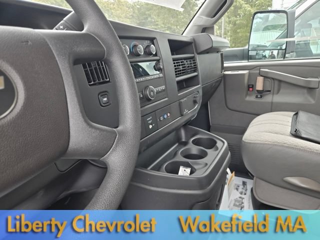 Used 2024 Chevrolet Express 4500 w/ Power Convenience Package RWD image 14