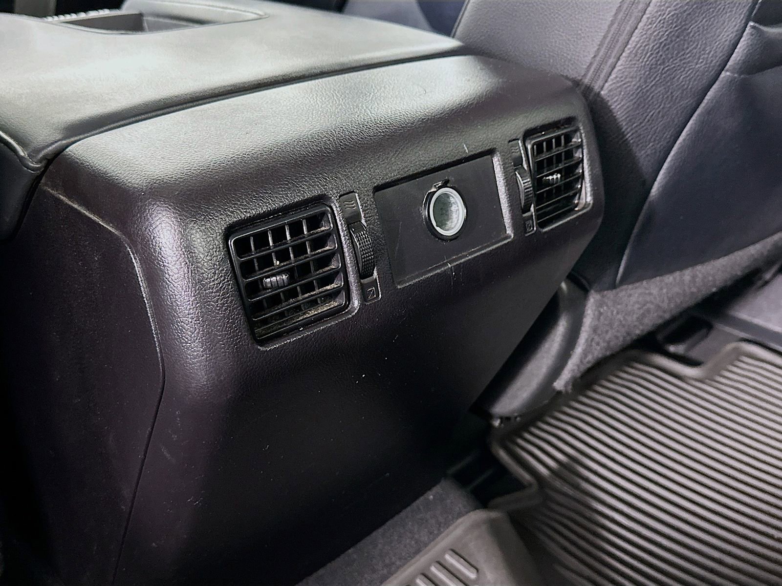 Used 2016 Toyota Tundra Limited w/ Limited Premium Package image 27