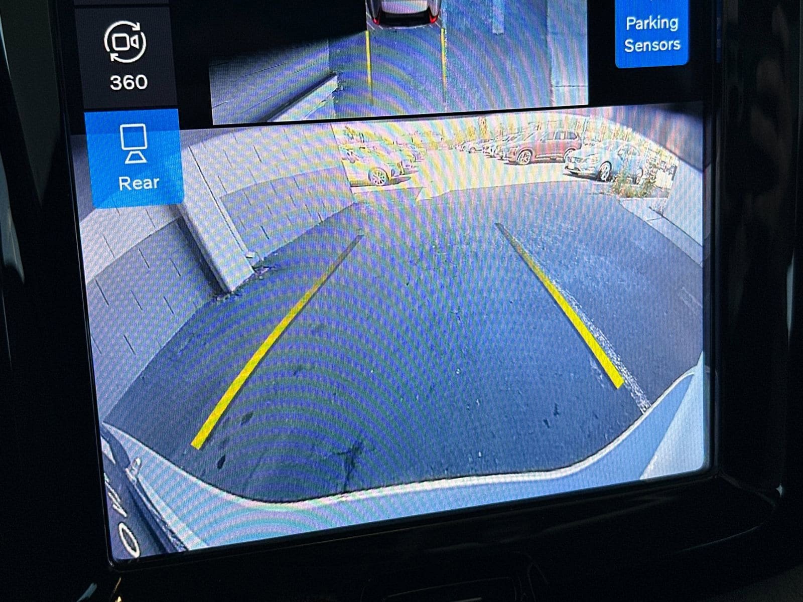Certified 2025 Volvo XC60 B5 Plus AWD/4WD image 24