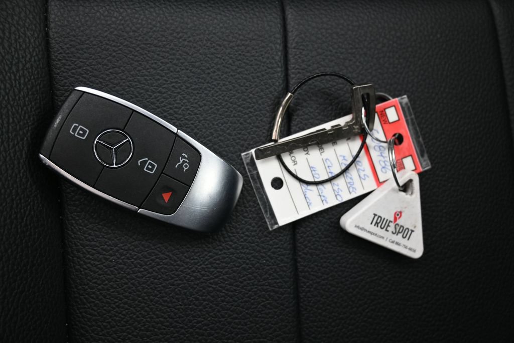 Used 2025 Mercedes-Benz CLA 250 4MATIC image 33