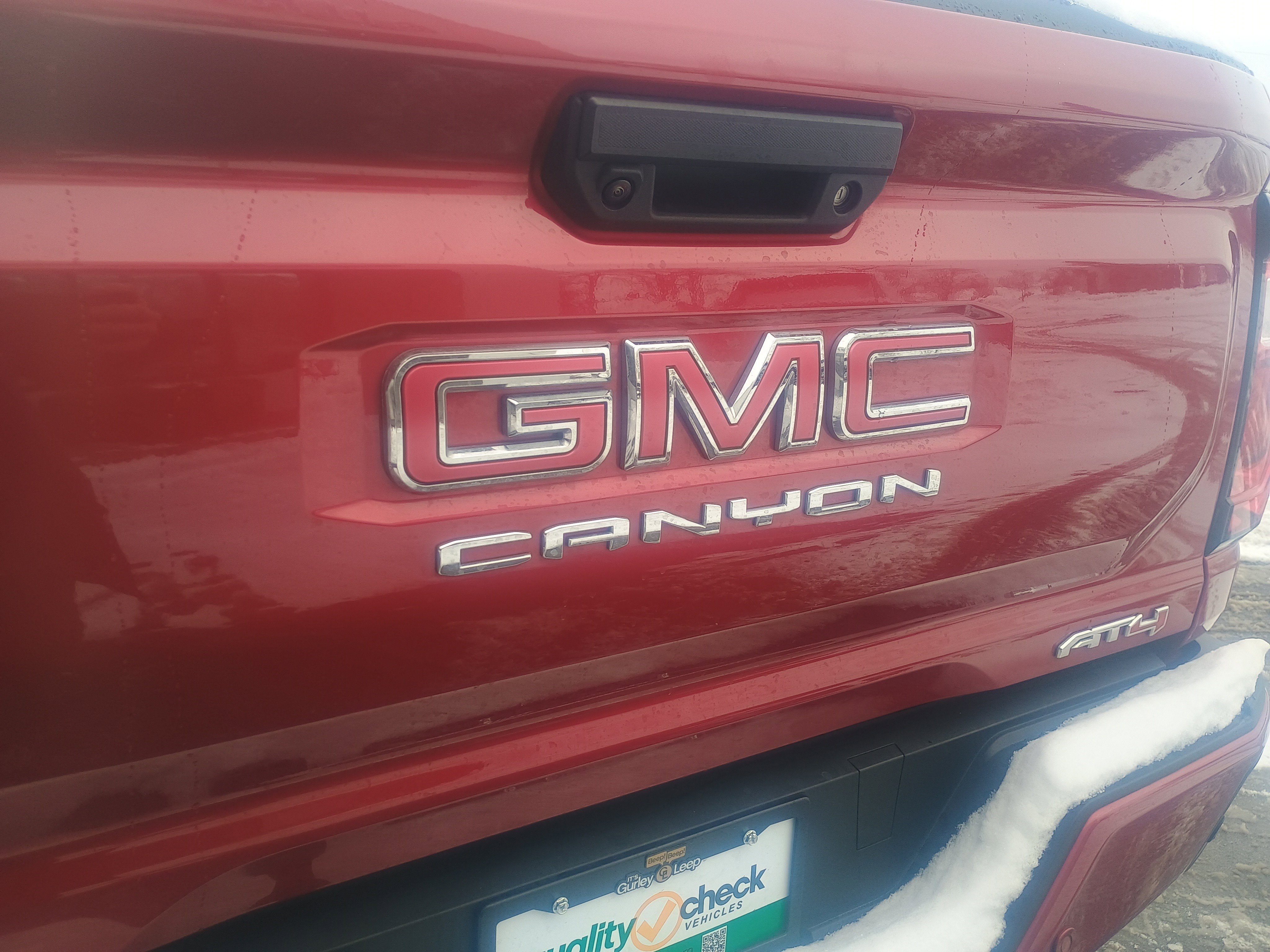 Used 2024 GMC Canyon AT4 w/ Technology Package image 8