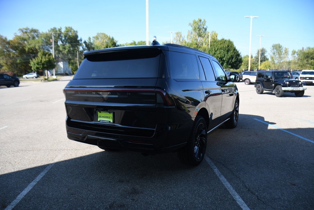 New 2025 Lincoln Navigator Reserve w/ Jet Appearance Package image 6