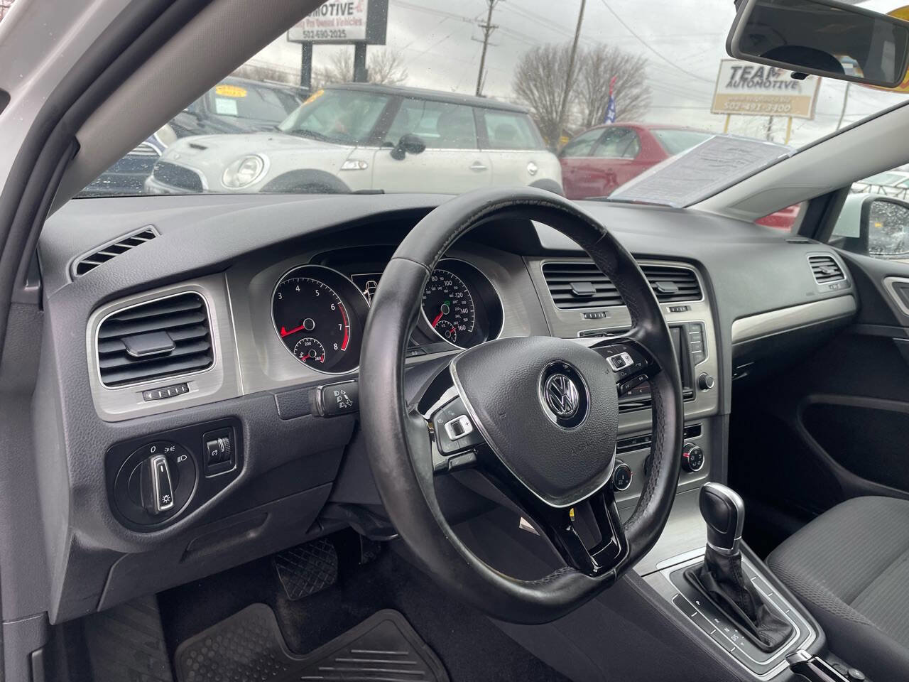 Used 2016 Volkswagen Golf S image 37