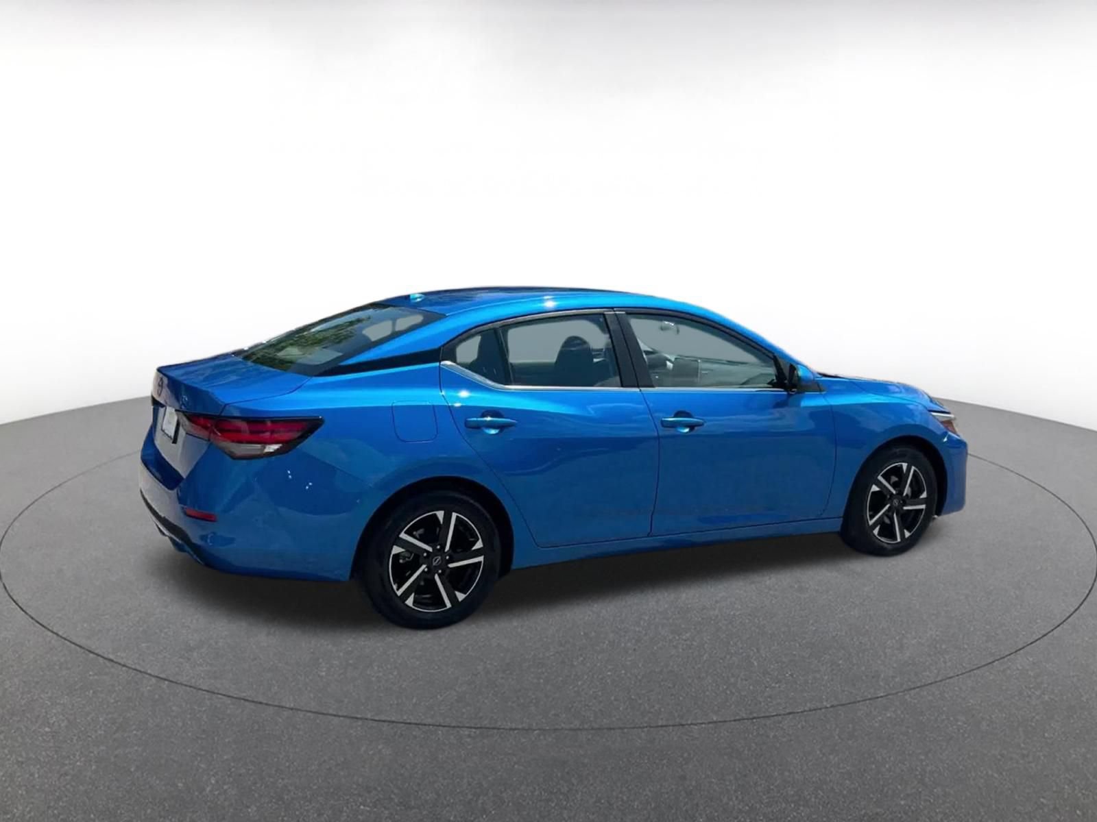 Used 2025 Nissan Sentra SV FWD image 13