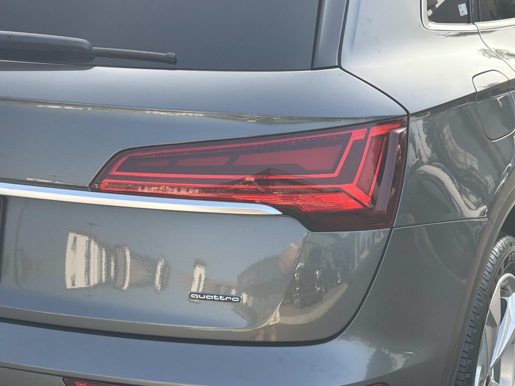 Used 2022 Audi Q5 2.0T Premium Plus w/ Premium Plus Package AWD/4WD image 26