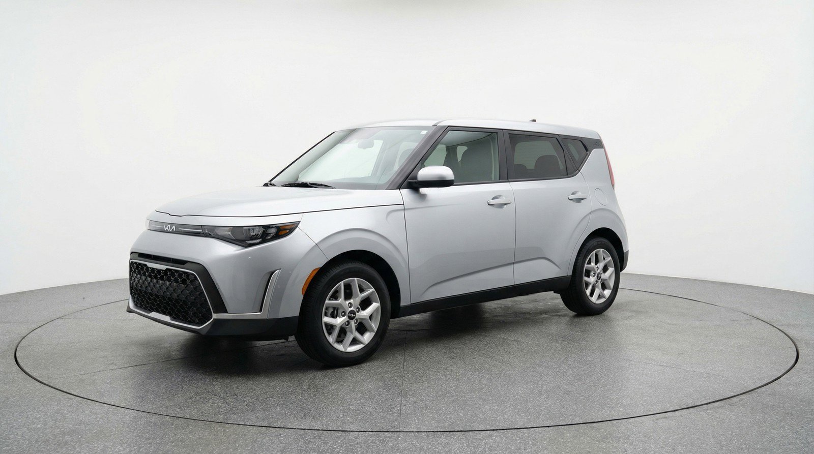 Used 2025 Kia Soul LX w/ LX Technology Package image 3