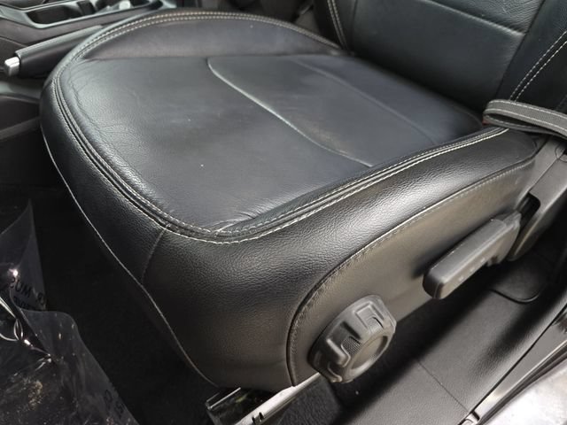 Used 2019 Jeep Wrangler Unlimited Sahara AWD/4WD image 24