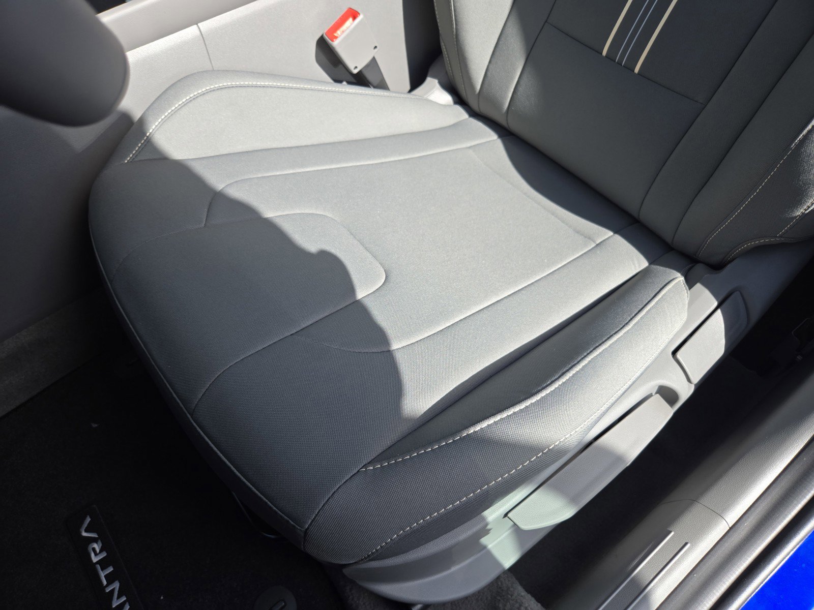 New 2025 Hyundai Elantra SEL image 14