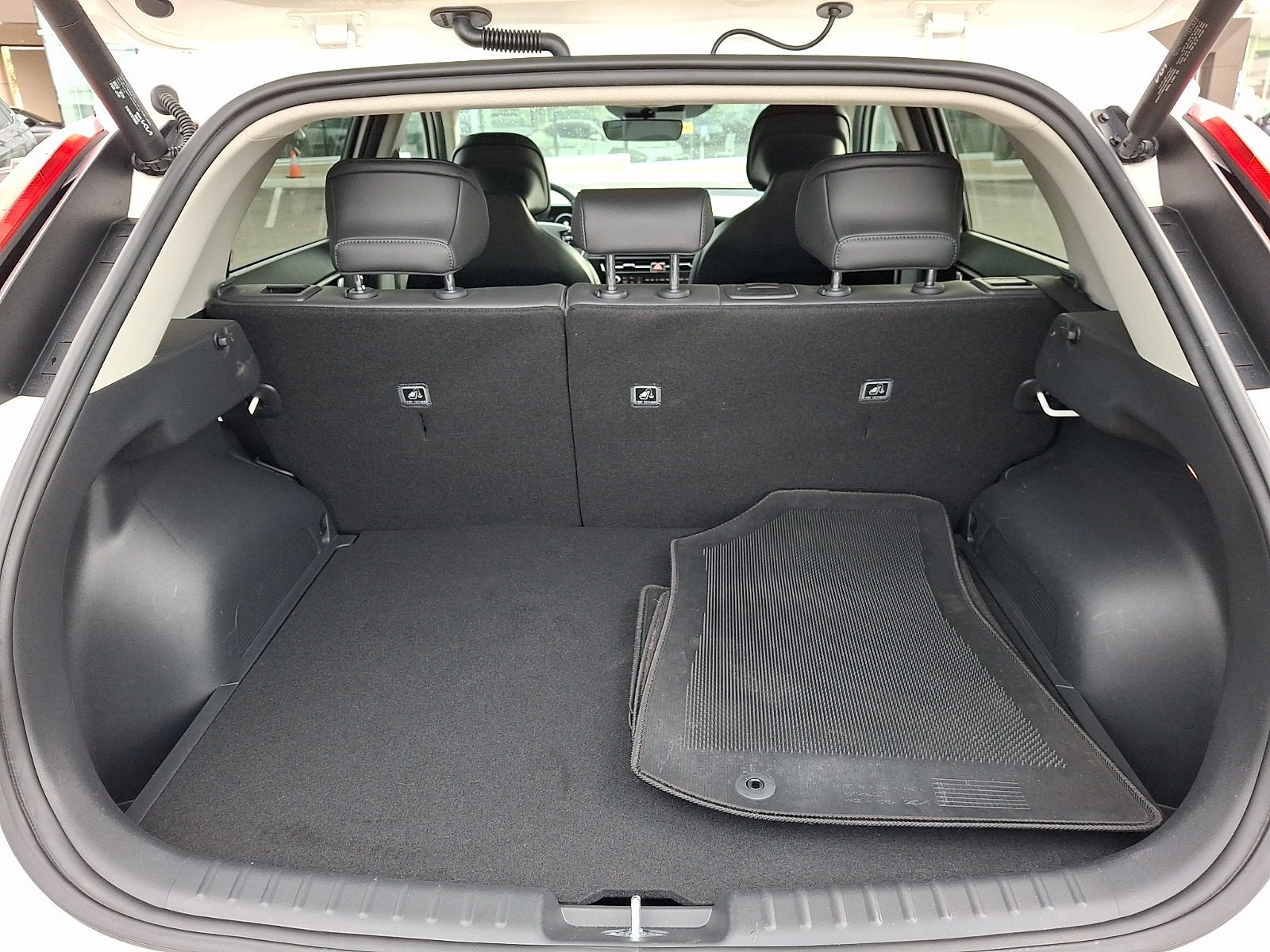 Used 2023 Kia Niro Wind w/ Wind Preserve Package FWD image 28