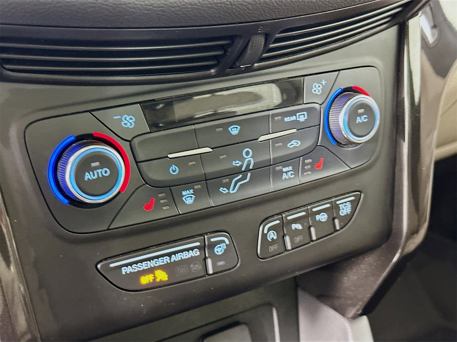 Used 2017 Ford Escape Titanium w/ Equipment Group 301A image 16