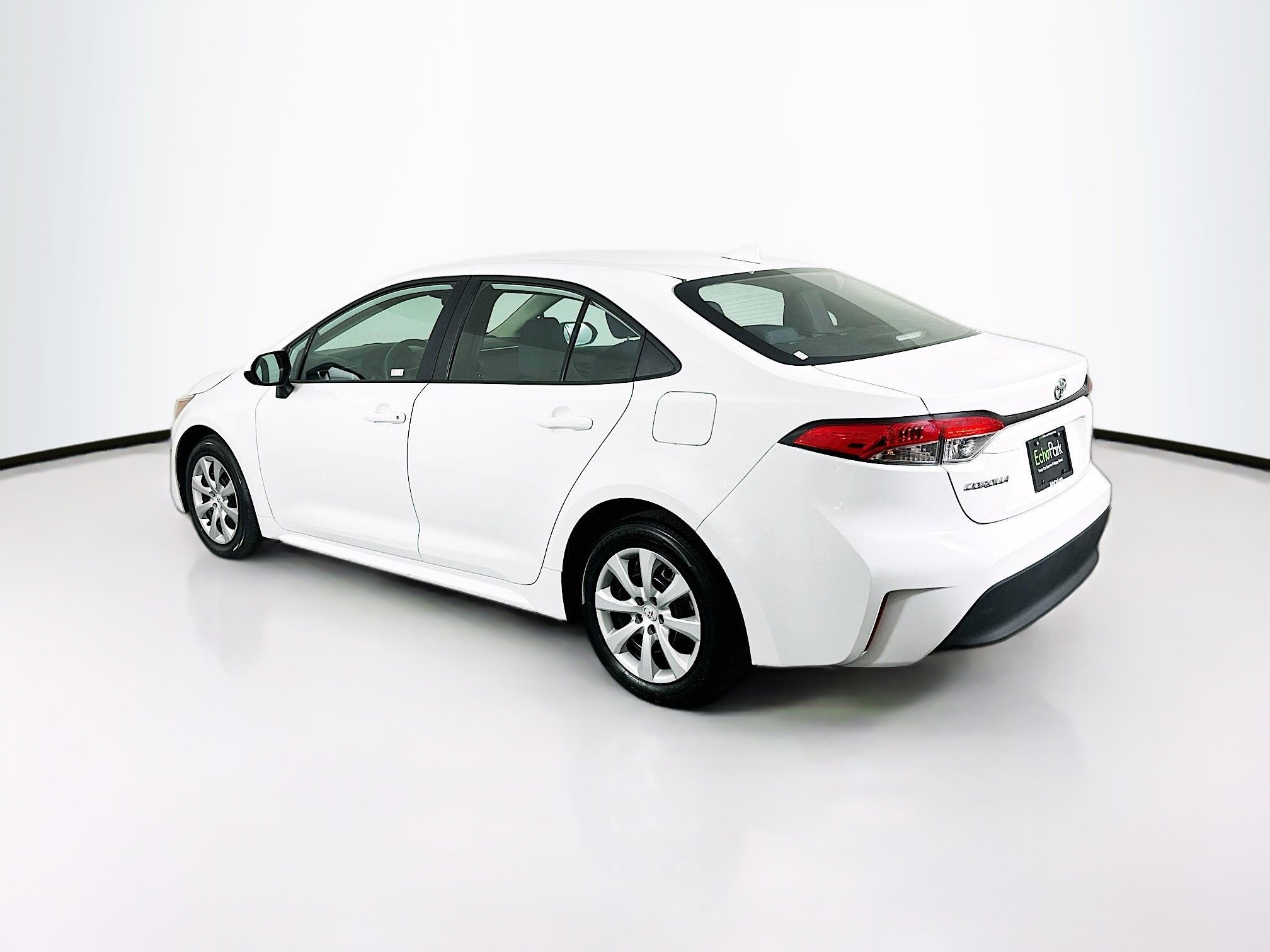 Used 2024 Toyota Corolla LE image 5