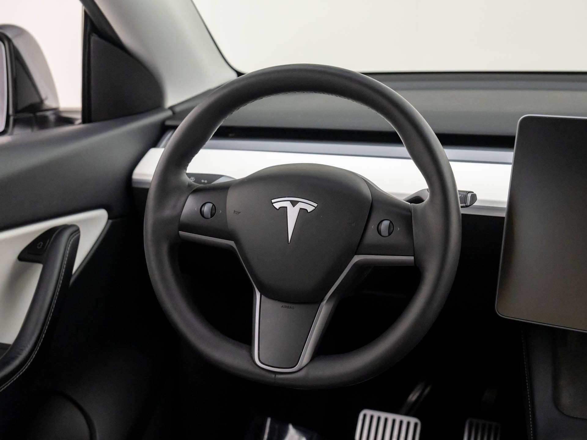 Used 2021 Tesla Model Y Long Range image 10