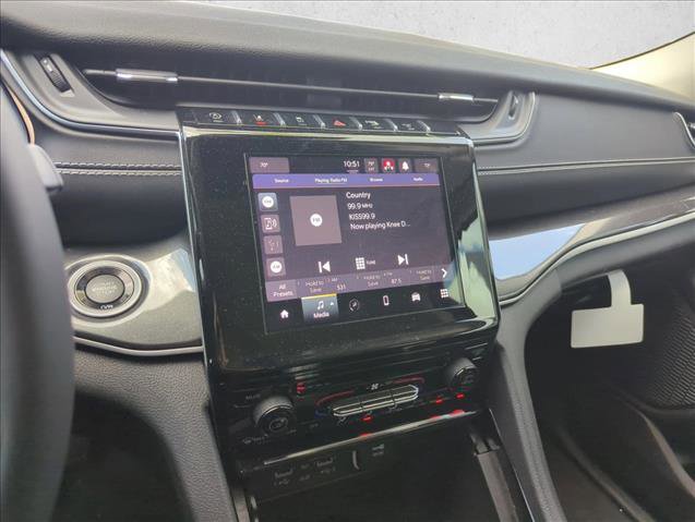 Used 2023 Jeep Grand Cherokee L Laredo image 8