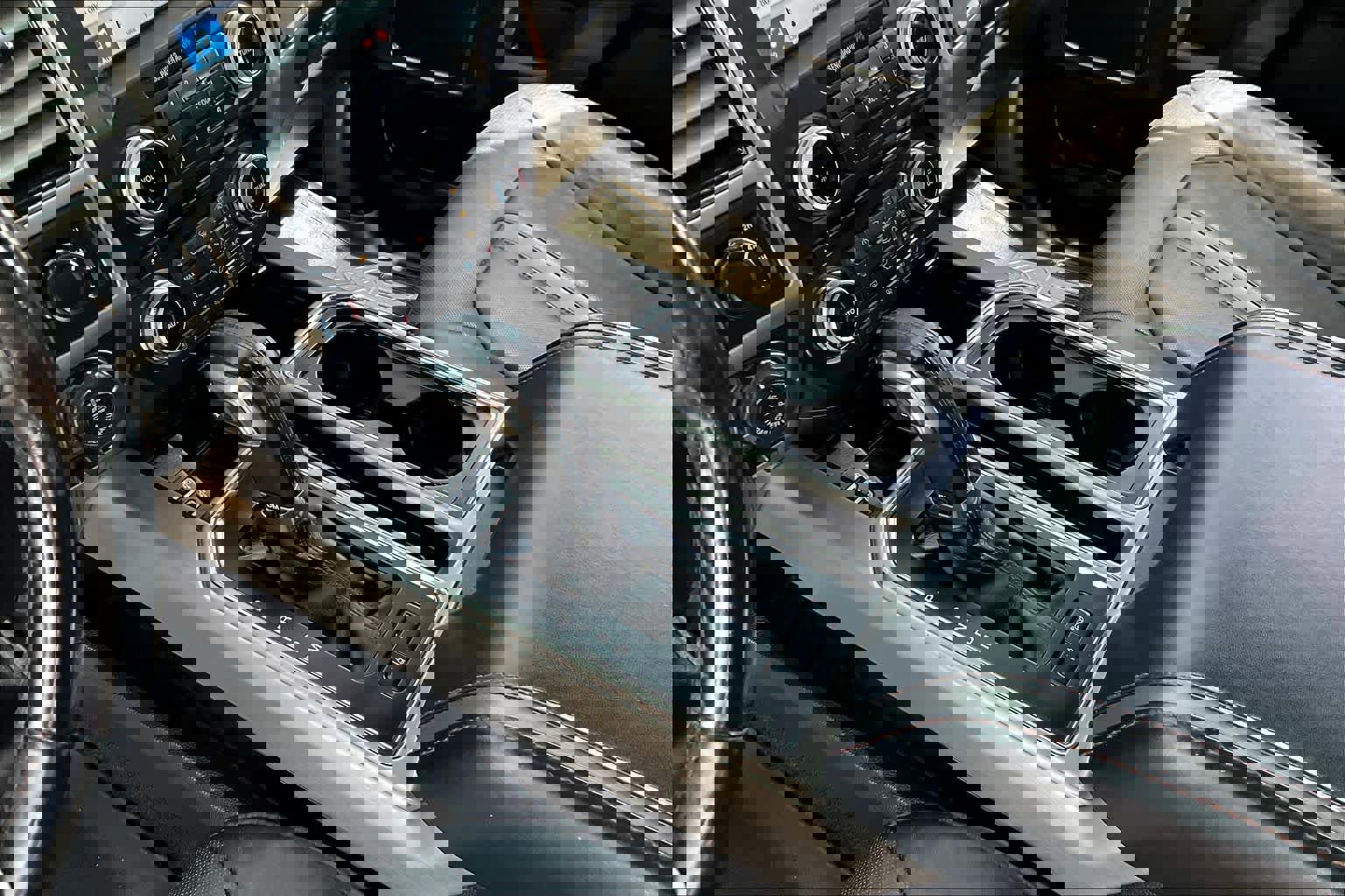 Used 2018 Ford F150 Platinum w/ Equipment Group 701A Luxury image 17