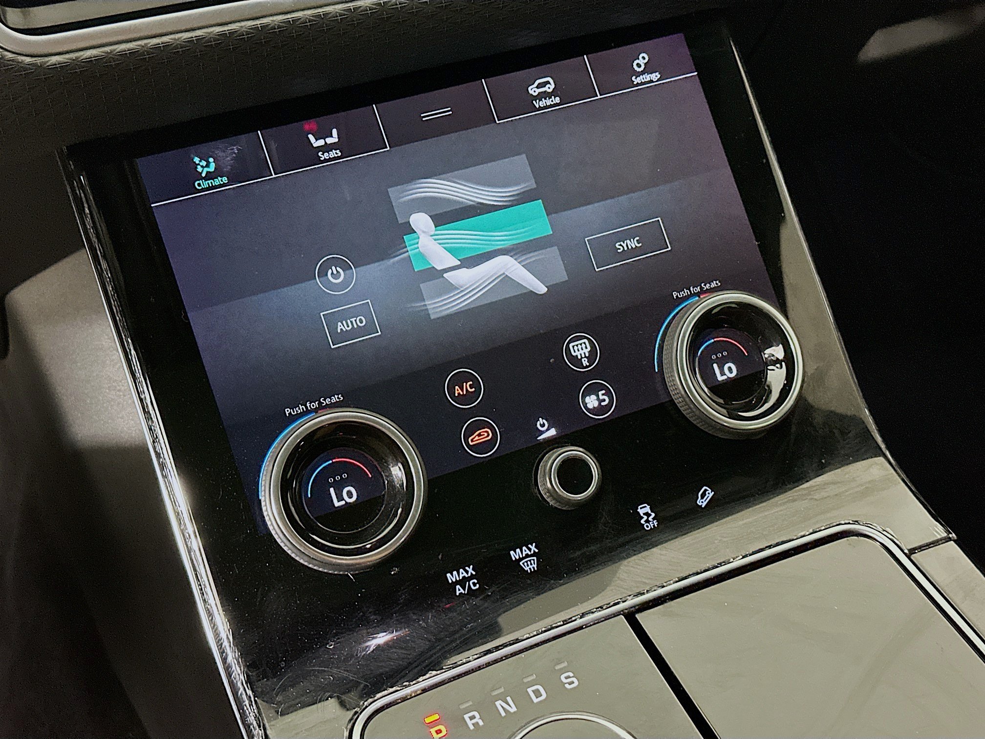 Used 2020 Land Rover Range Rover Velar R-Dynamic S AWD/4WD image 24