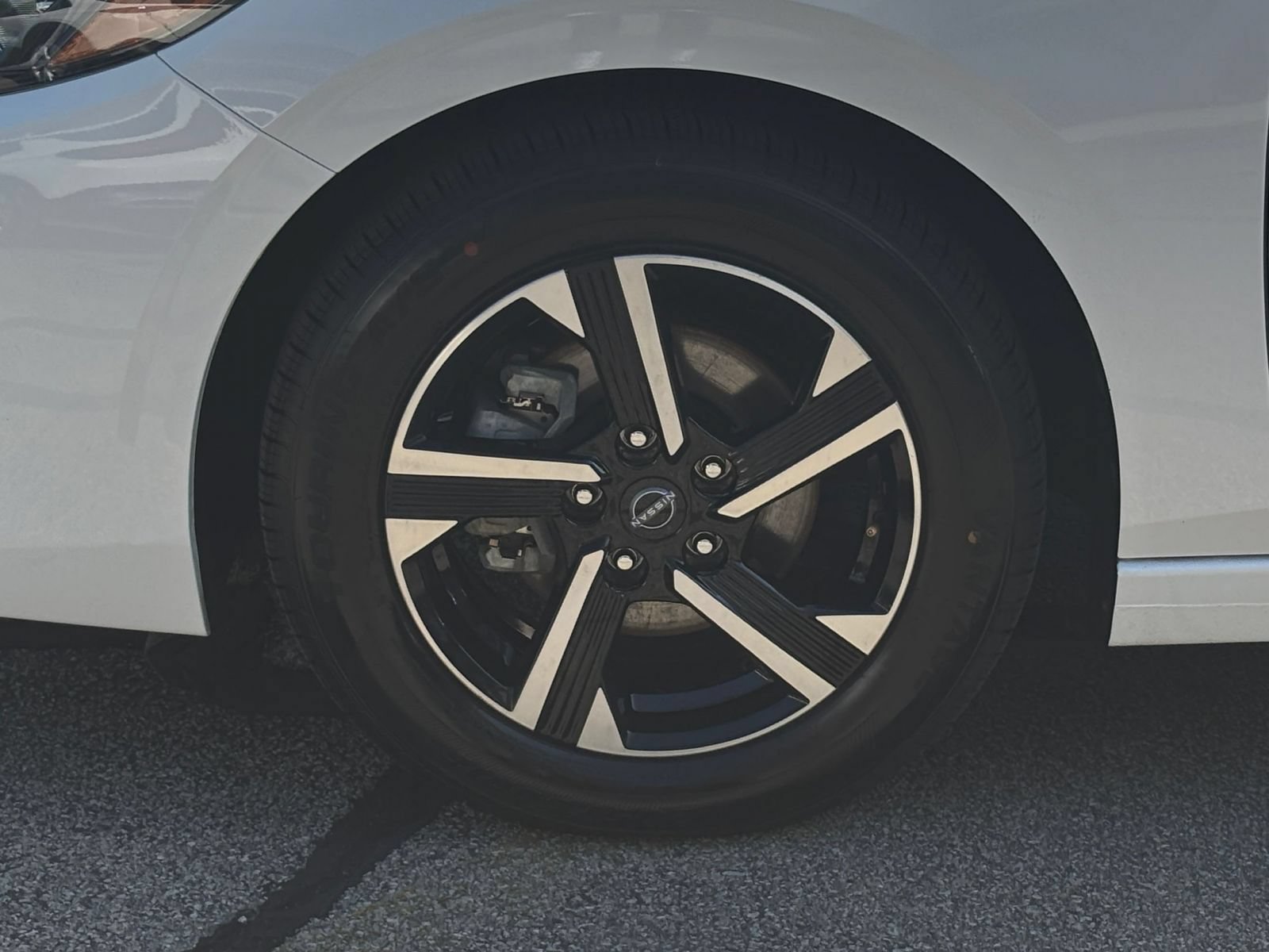 Used 2025 Nissan Sentra SV FWD image 28