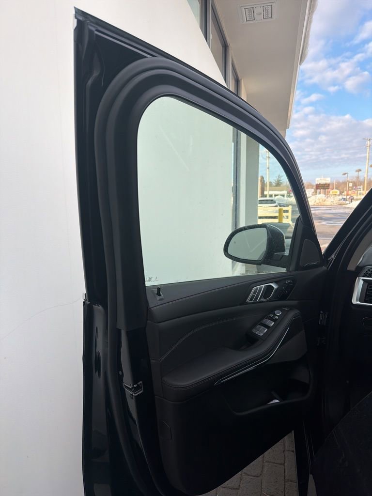 New 2026 BMW X7 xDrive40i w/ Premium Package image 35