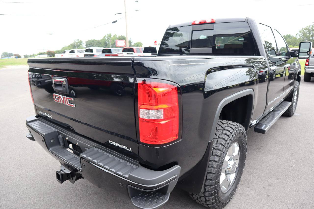 Used 2018 GMC Sierra 3500 Denali w/ Duramax Plus Package AWD/4WD image 5