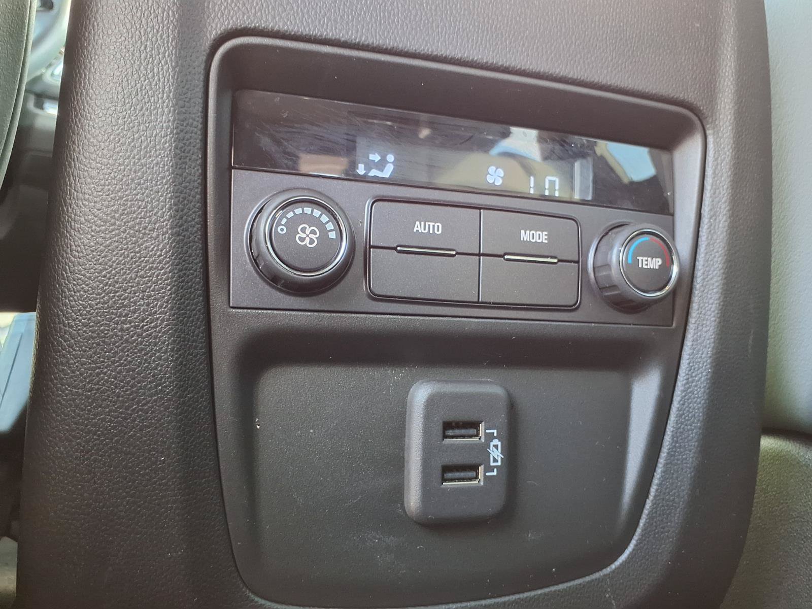 Used 2024 Buick Enclave Essence FWD image 26