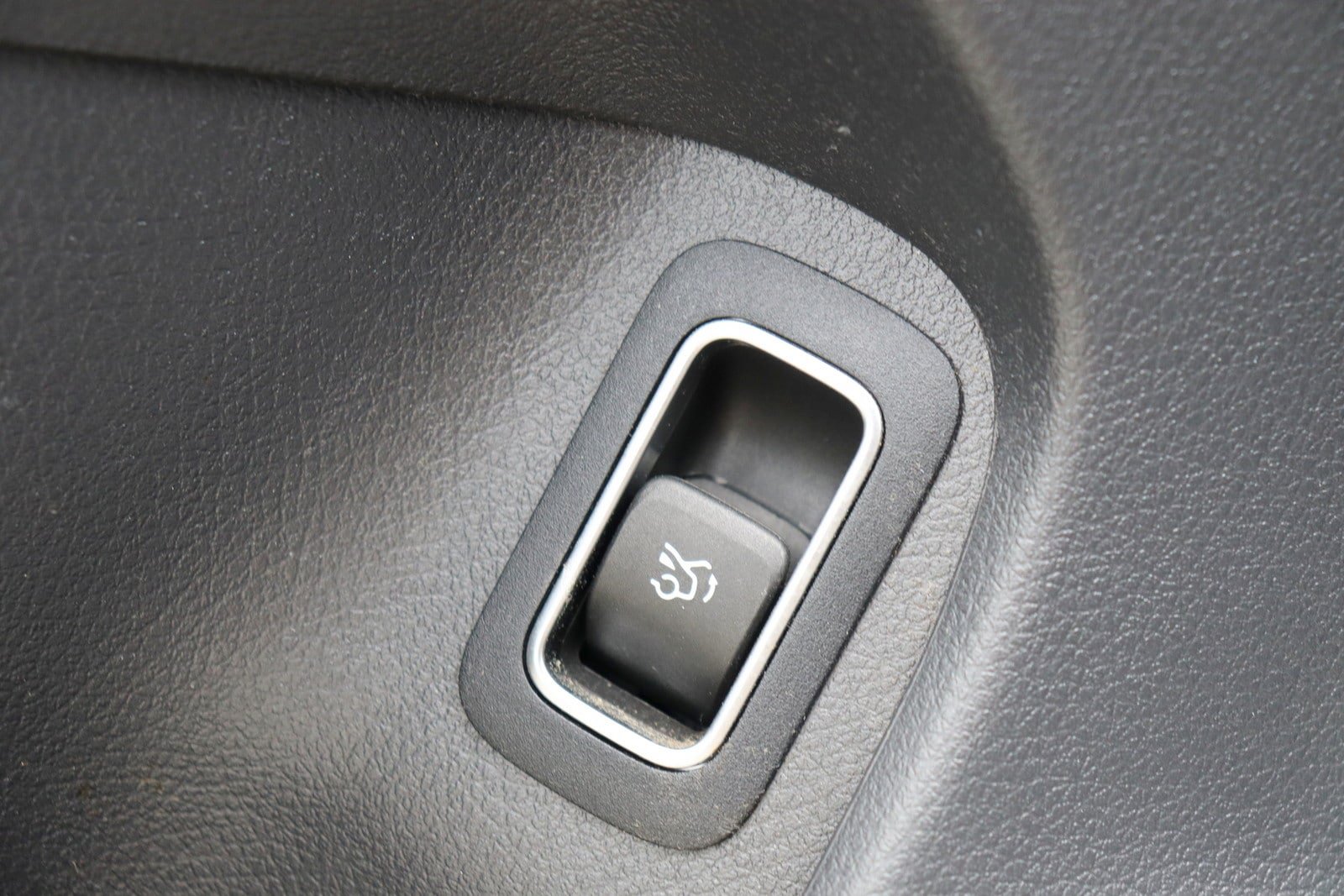 Used 2023 Mercedes-Benz CLA 250 4MATIC w/ AMG Line image 27