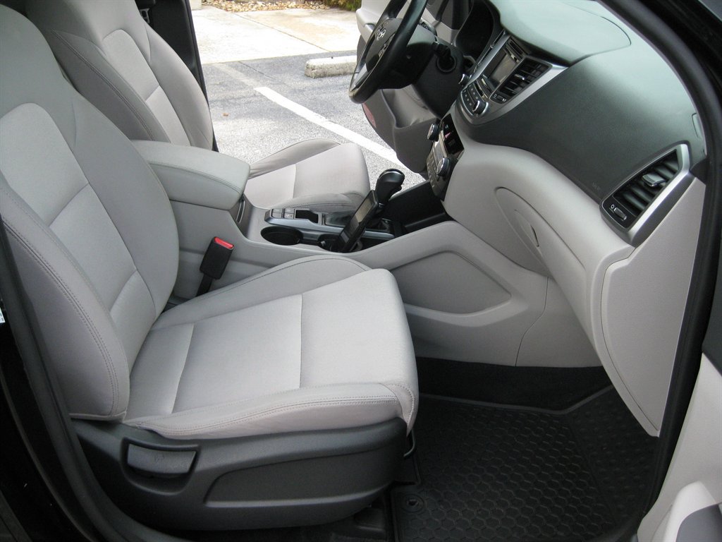 Used 2017 Hyundai Tucson Value FWD image 23