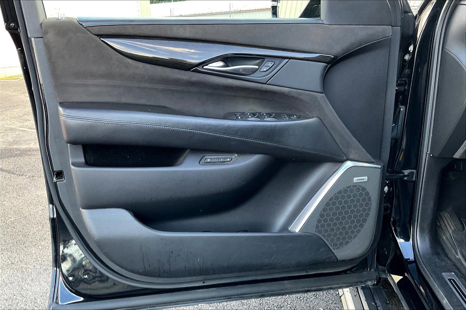 Used 2017 Cadillac Escalade Platinum image 21