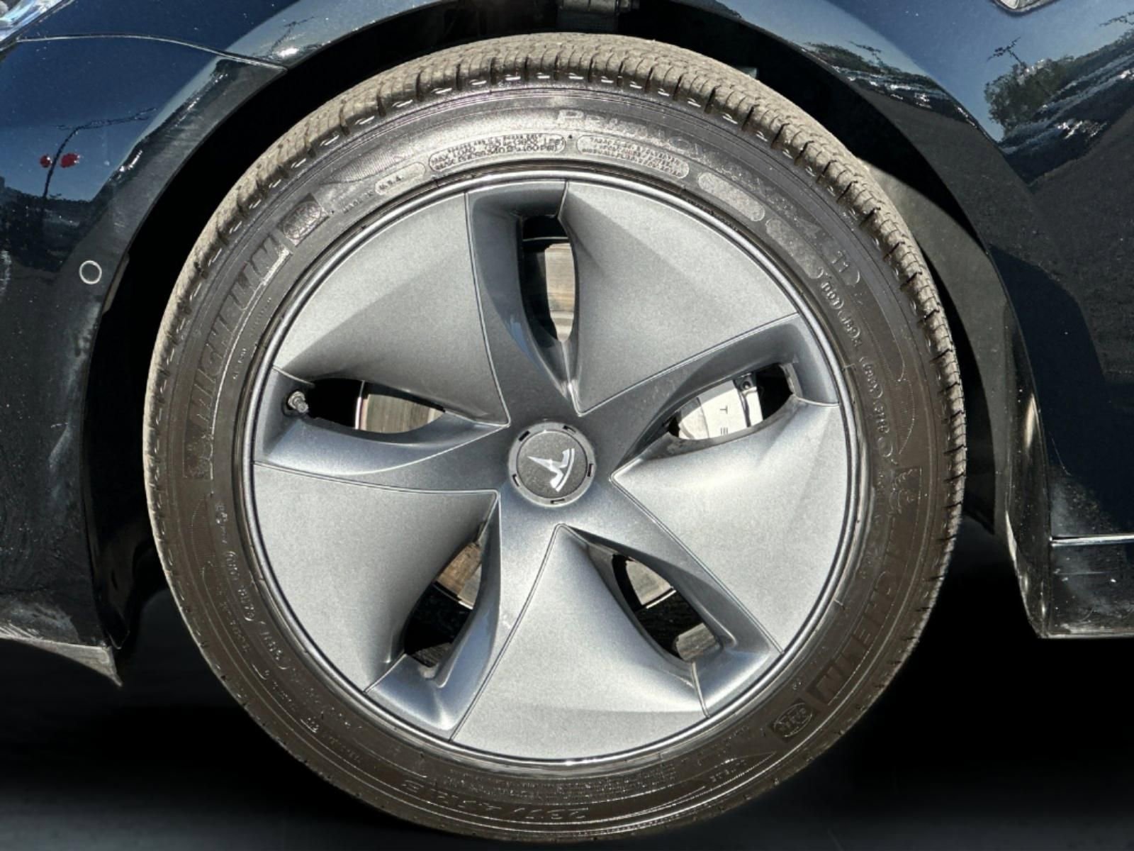 Used 2020 Tesla Model 3 Long Range image 23