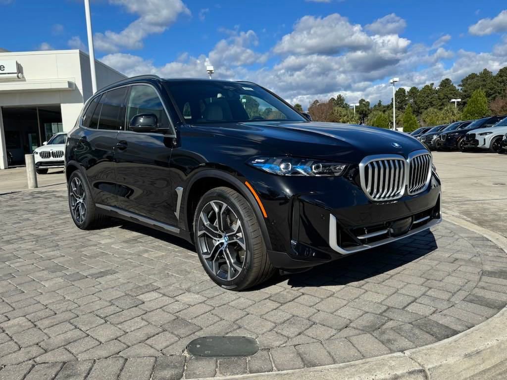 Used 2025 BMW X5 xDrive50e w/ Premium Package image 7