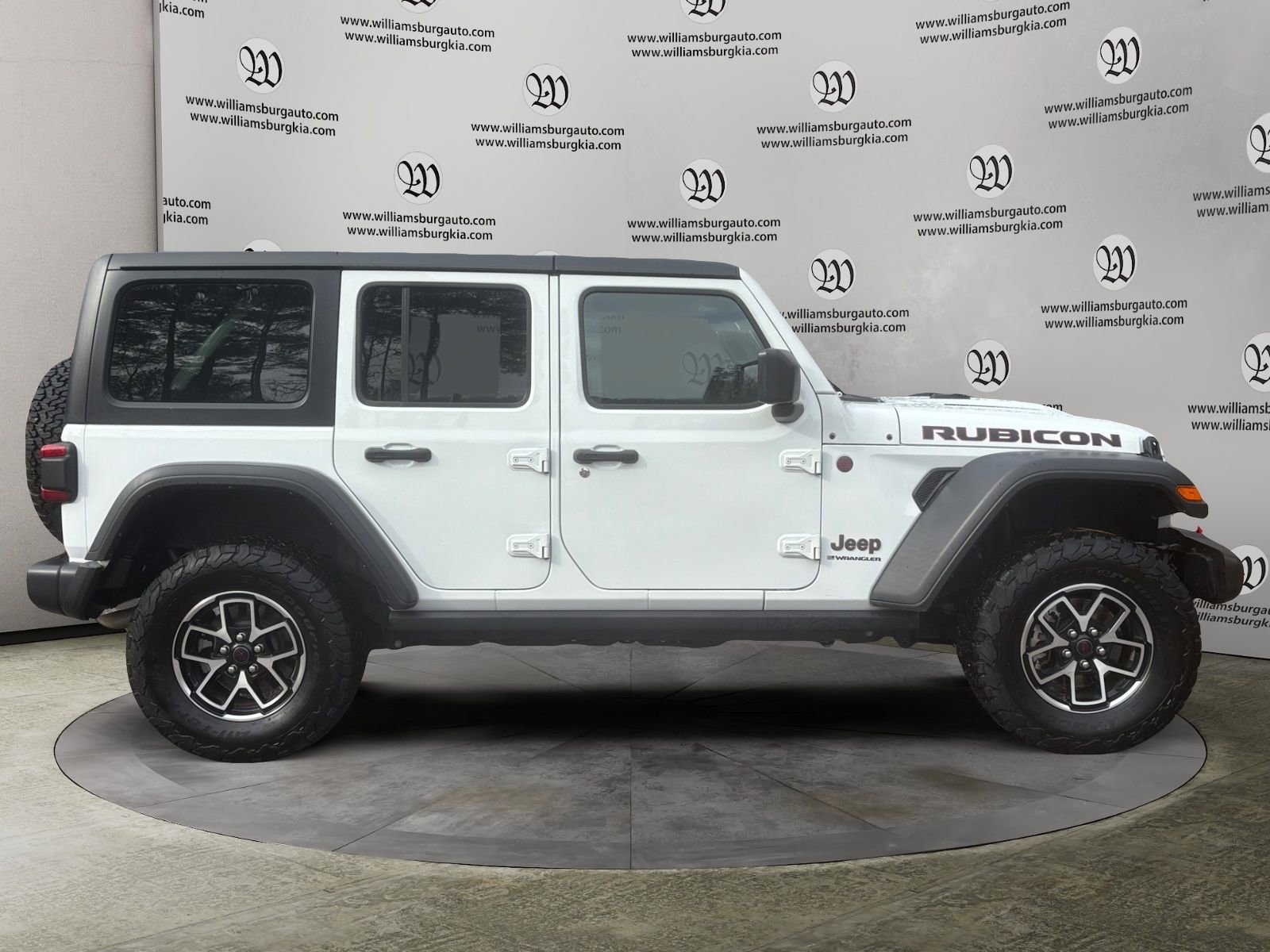 Used 2024 Jeep Wrangler Unlimited Rubicon image 6