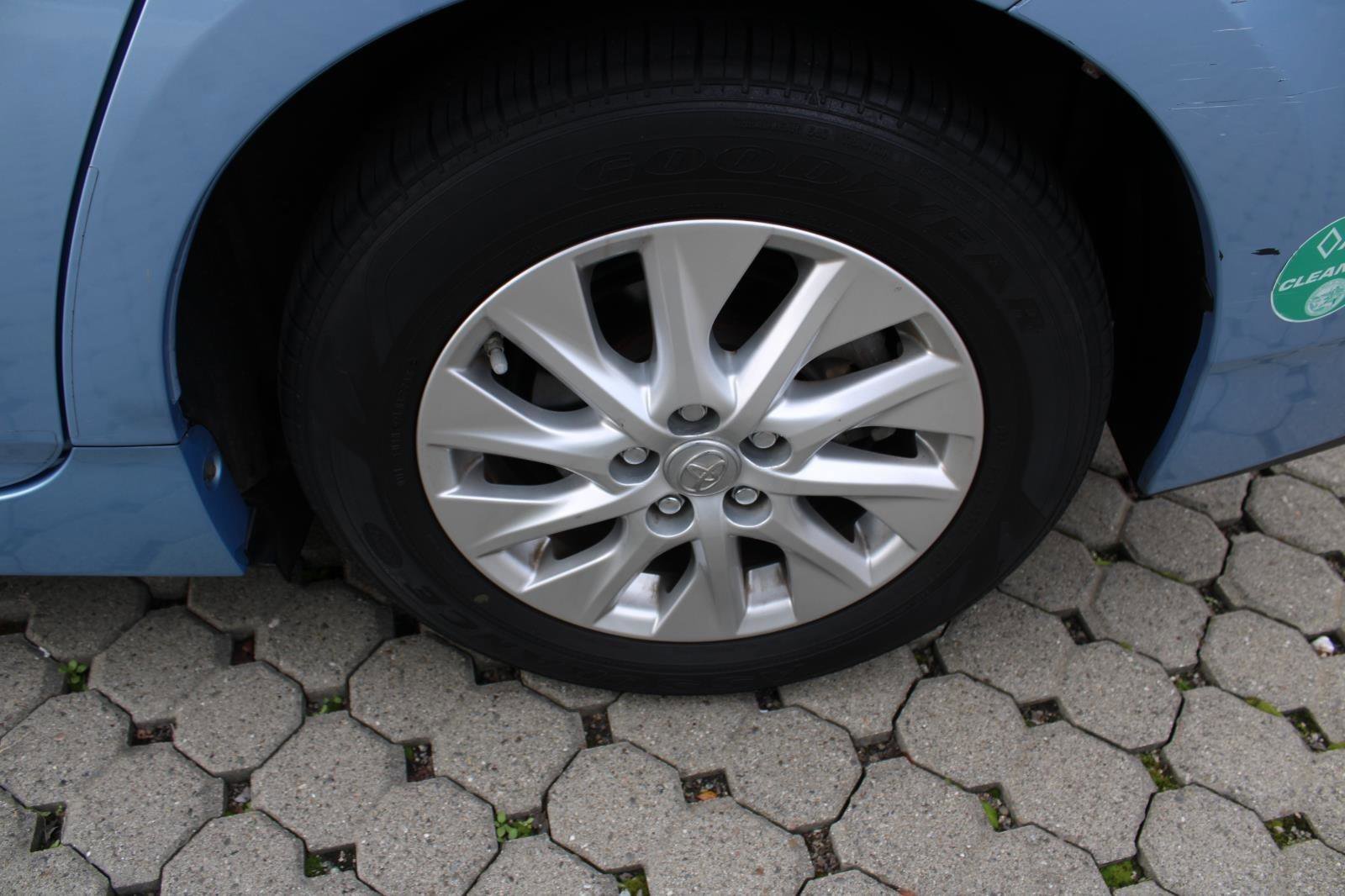 Used 2015 Toyota Prius Prime Advanced image 12