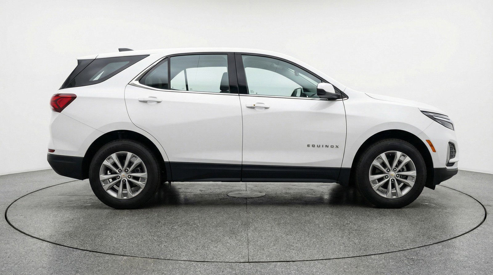 Used 2025 Chevrolet Equinox LT FWD image 11