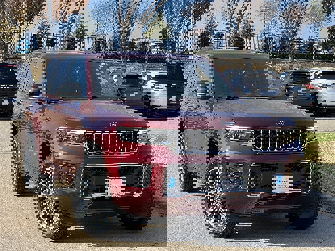 Used 2023 Jeep Grand Cherokee Overland w/ Luxury Tech Group IV image 2