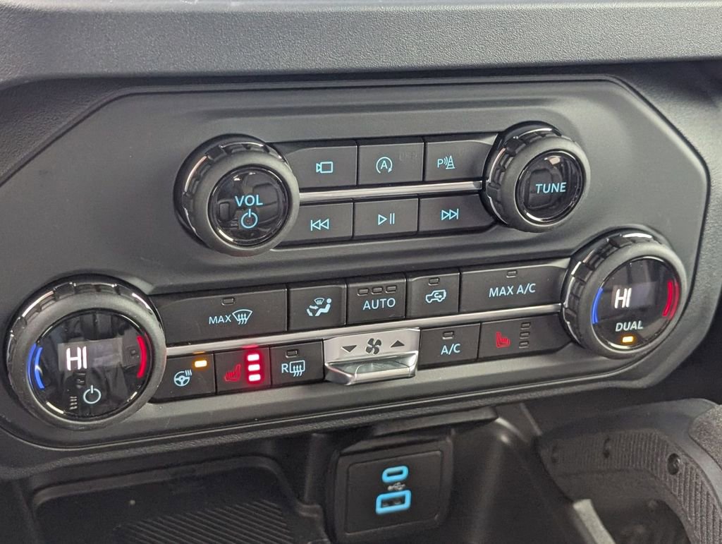 New 2025 Ford Bronco Outer Banks w/ Sasquatch Package AWD/4WD image 36
