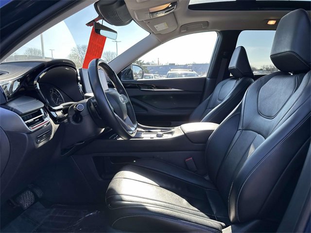 Used 2023 INFINITI QX60 Pure image 17