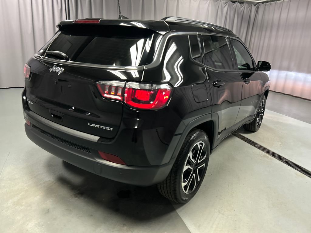 Used 2024 Jeep Compass Limited image 7
