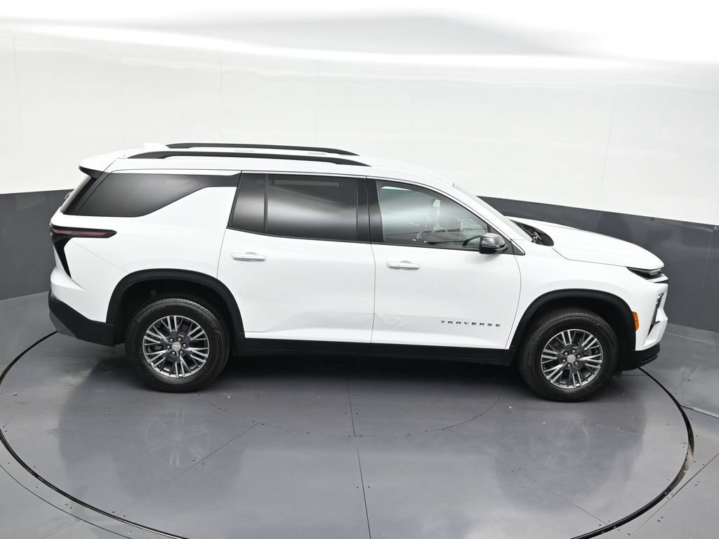 Used 2025 Chevrolet Traverse LT FWD image 22