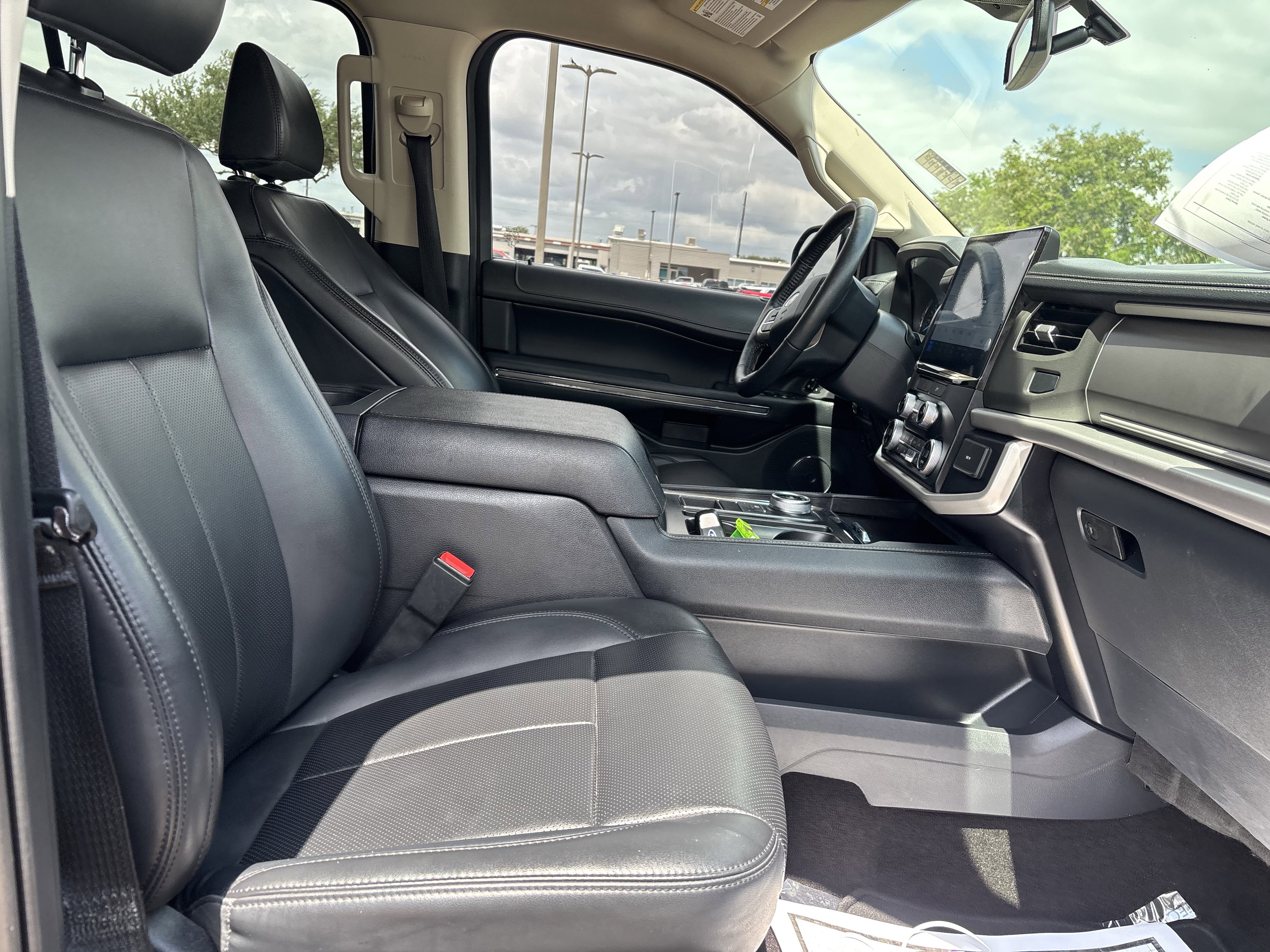 Certified 2023 Ford Expedition XLT RWD image 22