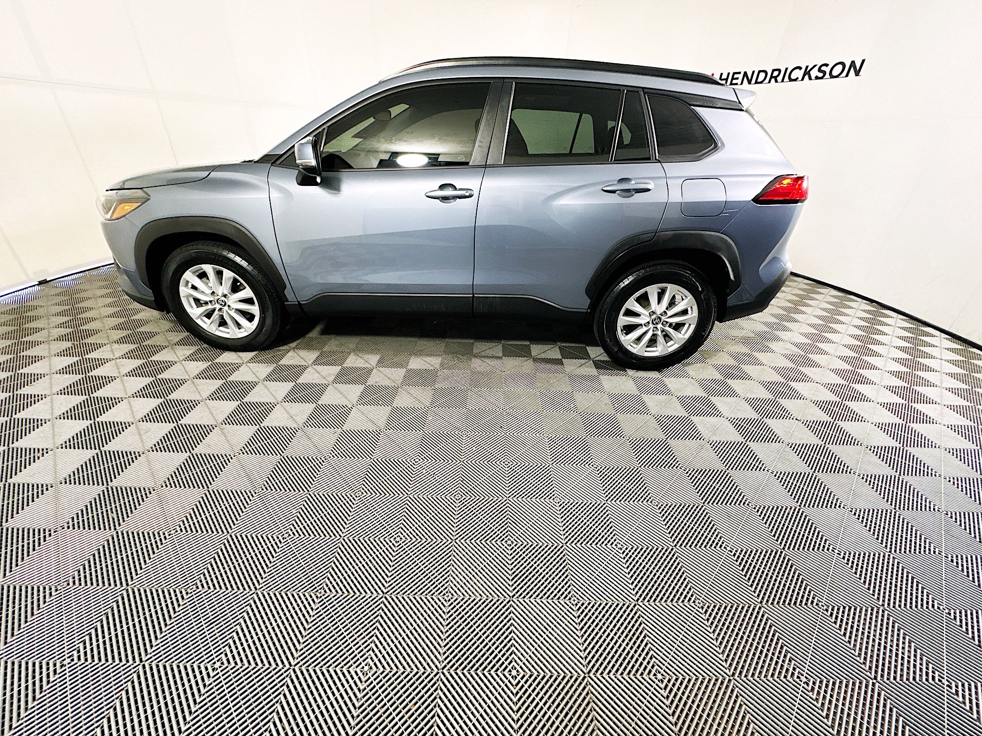 Used 2023 Toyota Corolla Cross LE image 4