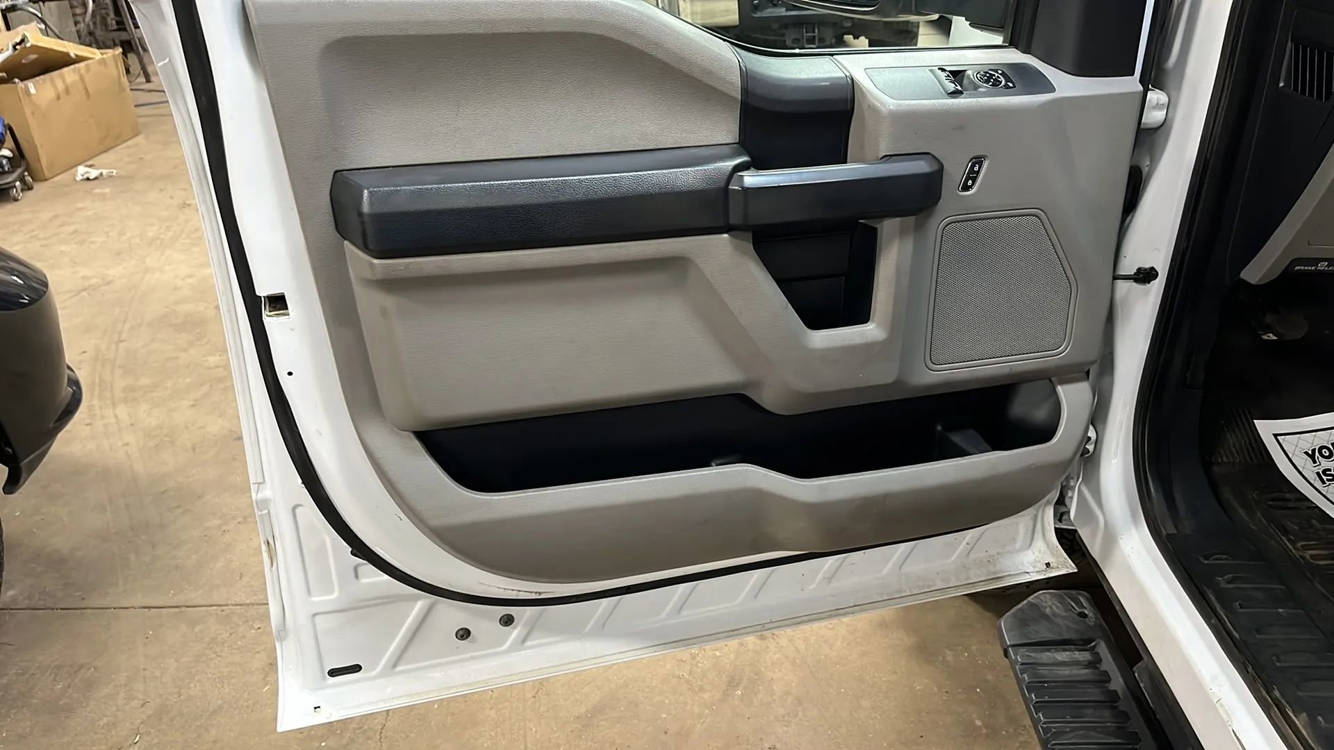 Used 2018 Ford F350 XL w/ Power Equipment Group AWD/4WD image 16