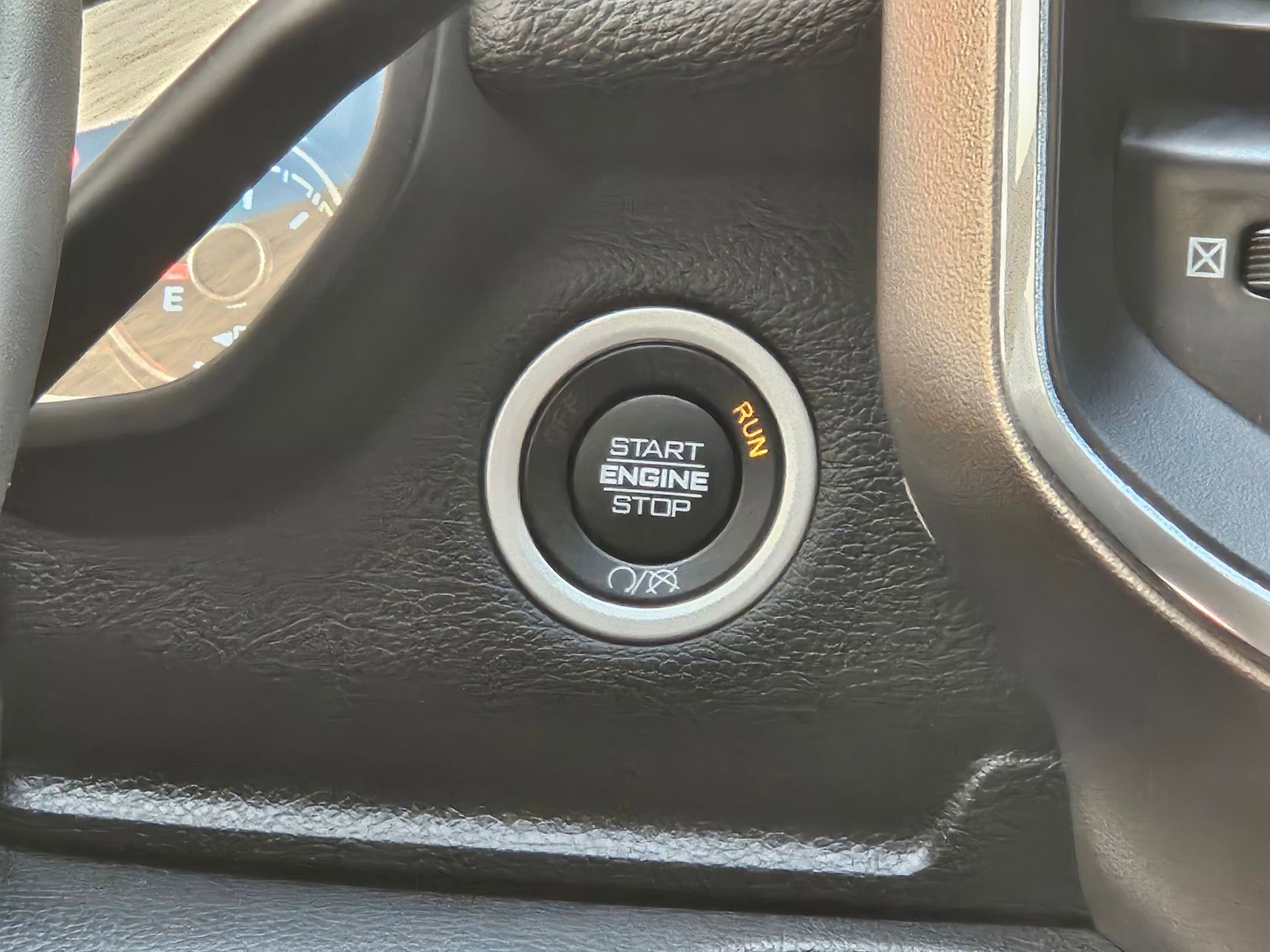 Used 2024 RAM 2500 Laramie image 14