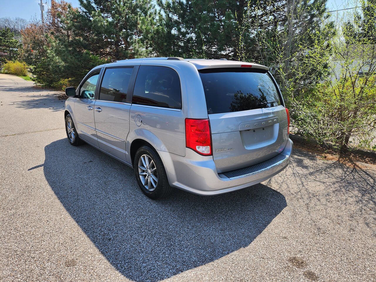 Used 2015 Dodge Grand Caravan SXT image 15