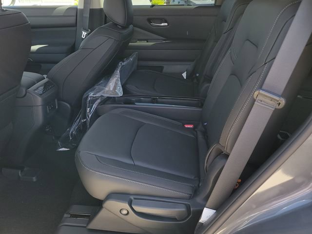 New 2026 Nissan Pathfinder SL image 7