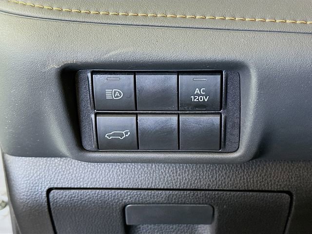 Certified 2023 Toyota Highlander Bronze Edition image 11