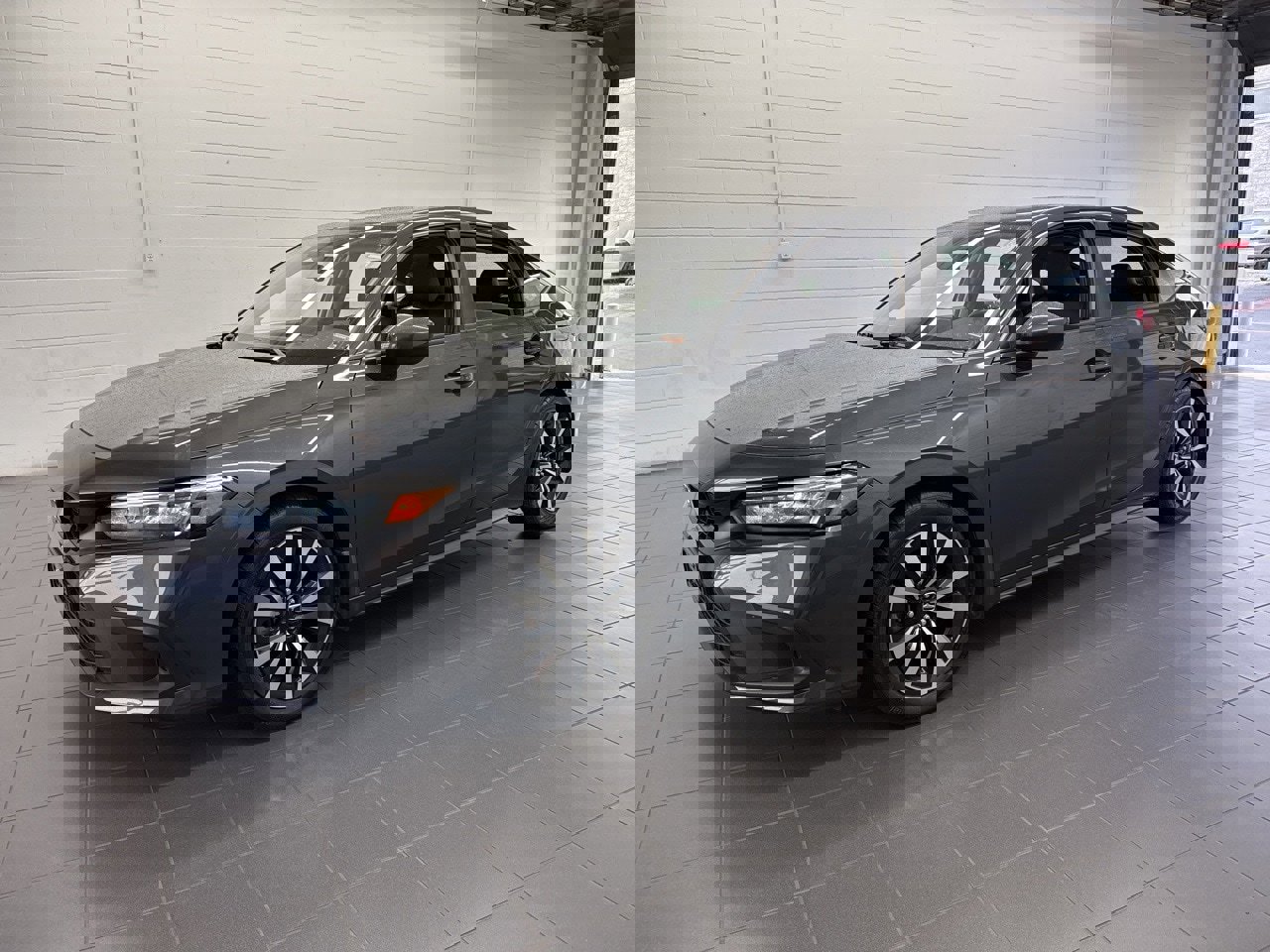 Used 2023 Honda Civic EX-L image 4