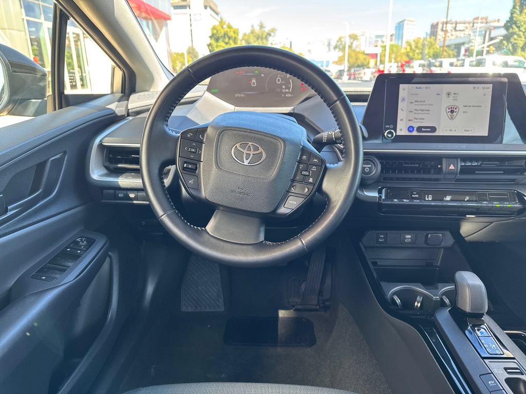 Certified 2025 Toyota Prius LE FWD image 14