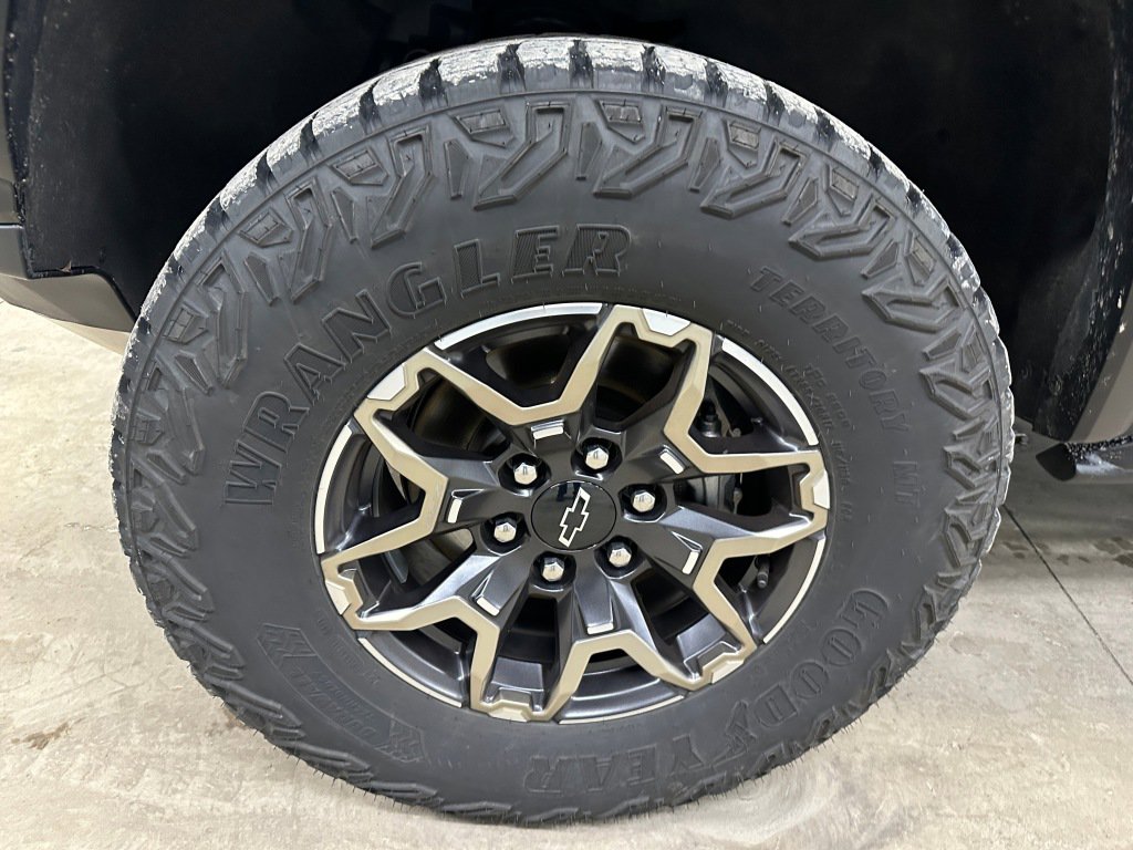Certified 2024 Chevrolet Colorado ZR2 w/ ZR2 Convenience Package III image 36