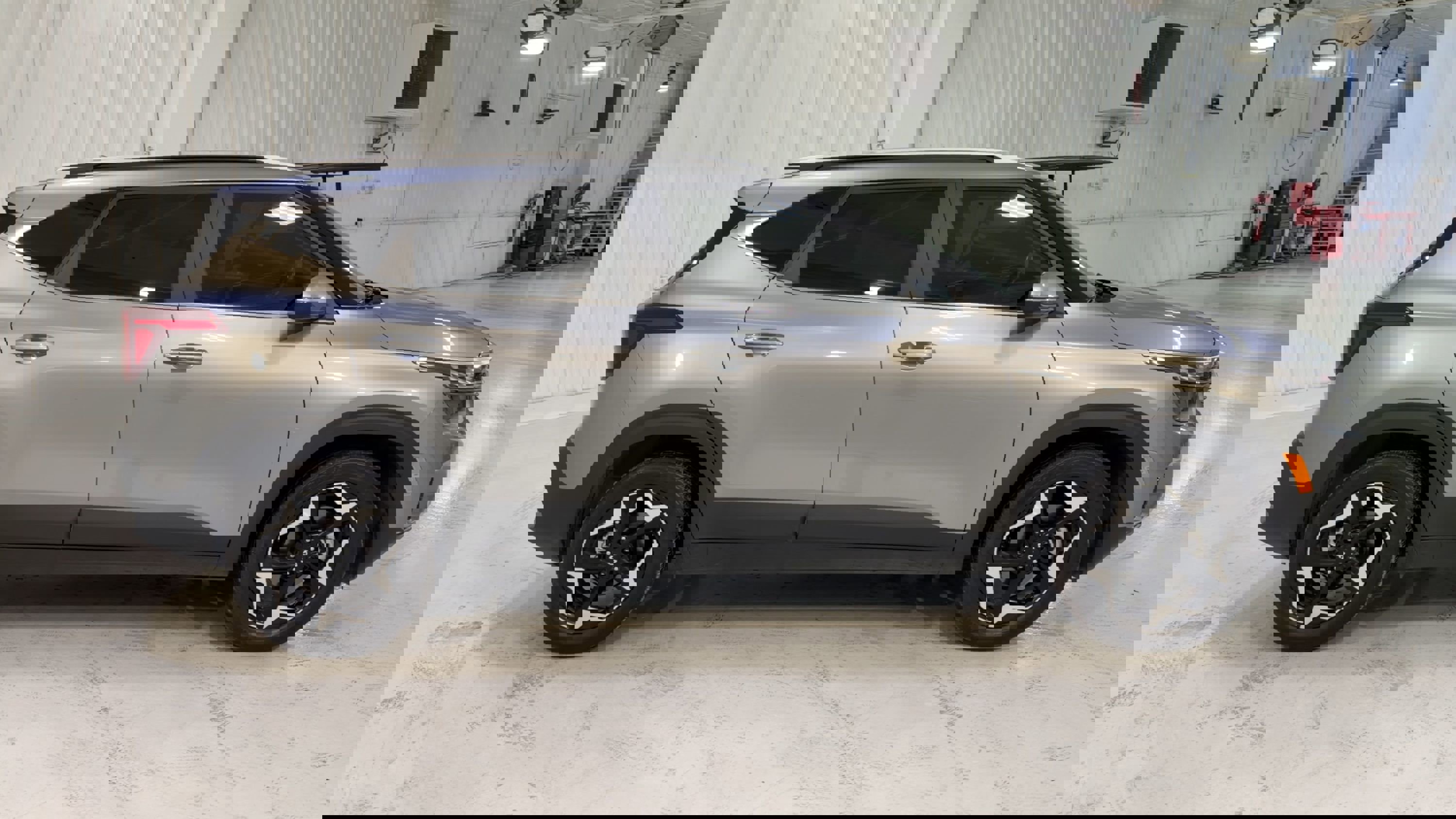 Used 2024 Kia Seltos EX image 2