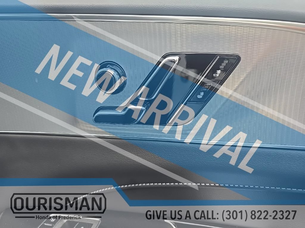 Used 2024 Cadillac Lyriq Tech AWD/4WD image 11